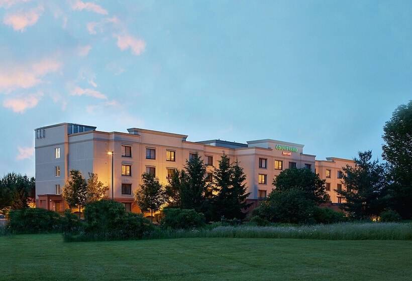 فندق Courtyard By Marriott Ithaca Airport/university