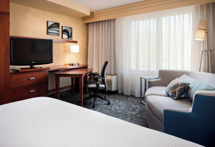 فندق Courtyard By Marriott Kansas City Shawnee