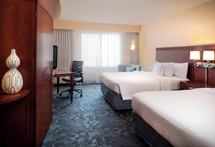 فندق Courtyard By Marriott Kansas City Shawnee