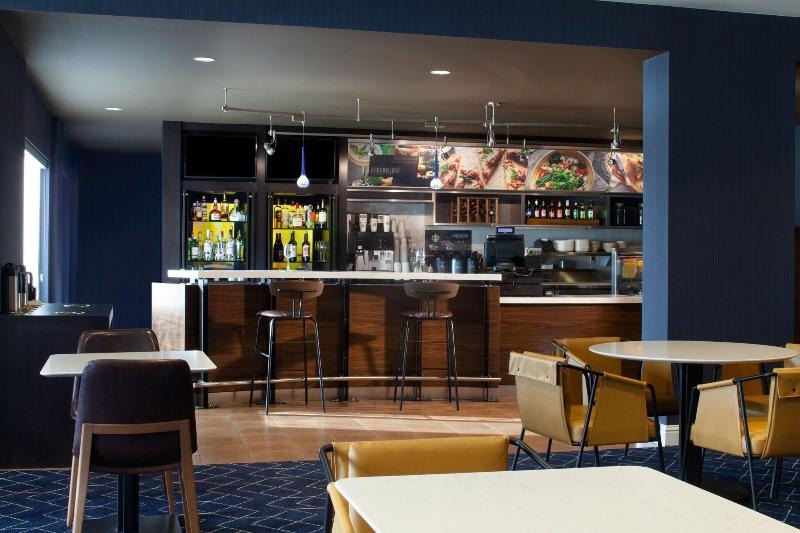 호텔 Courtyard By Marriott Newark Silicon Valley