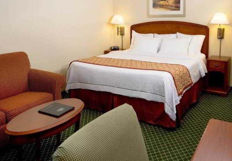 호텔 Courtyard By Marriott Newark Silicon Valley