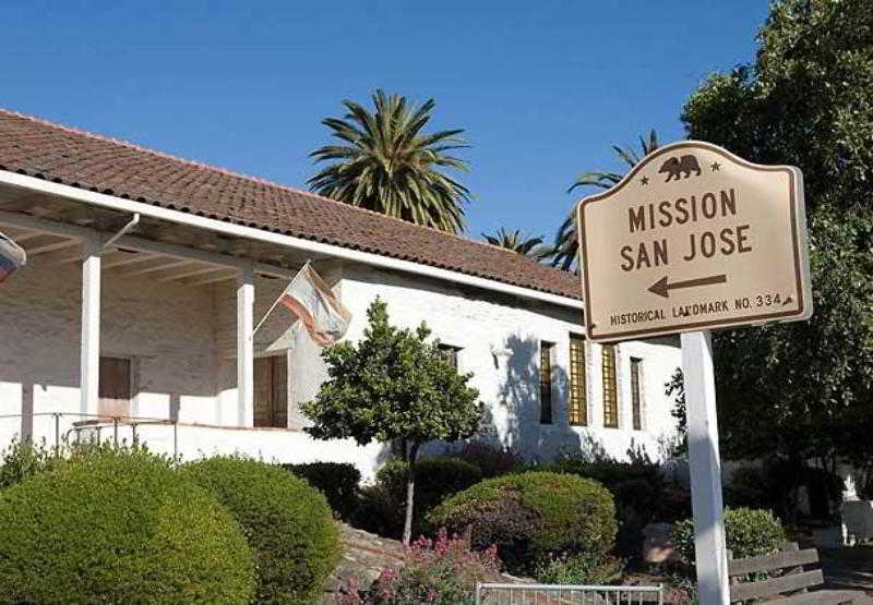 호텔 Courtyard By Marriott Newark Silicon Valley