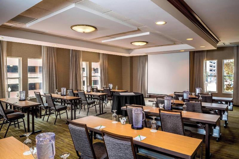 هتل Courtyard By Marriott Norfolk Downtown