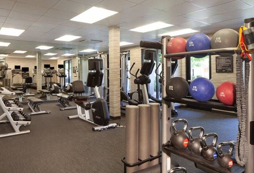 فندق Courtyard By Marriott Oakland Airport