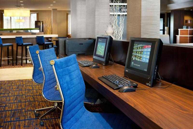 فندق Courtyard By Marriott Oakland Airport
