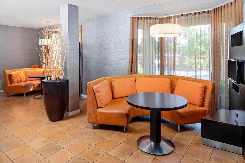 فندق Courtyard By Marriott Oakland Airport