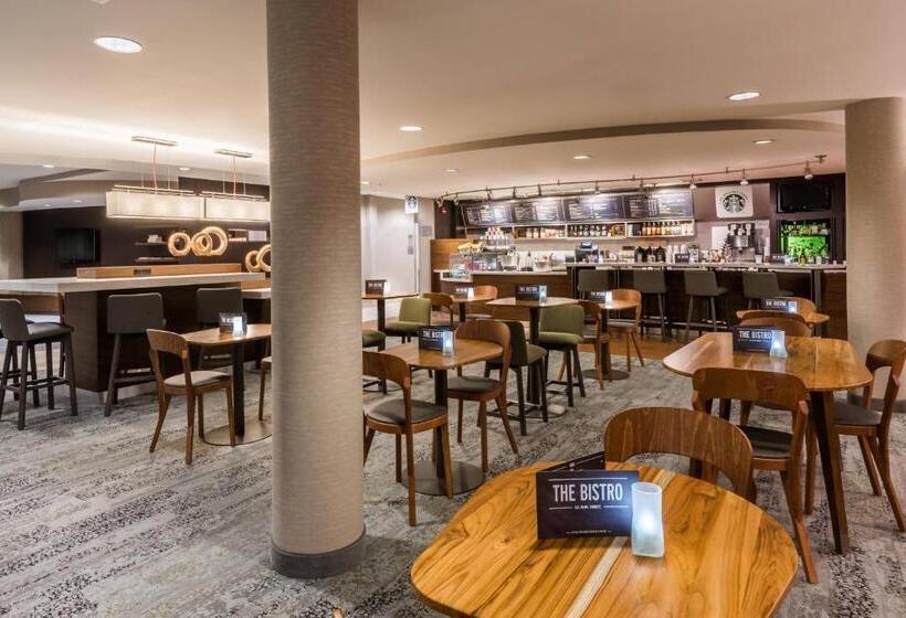 فندق Courtyard By Marriott Providence Lincoln