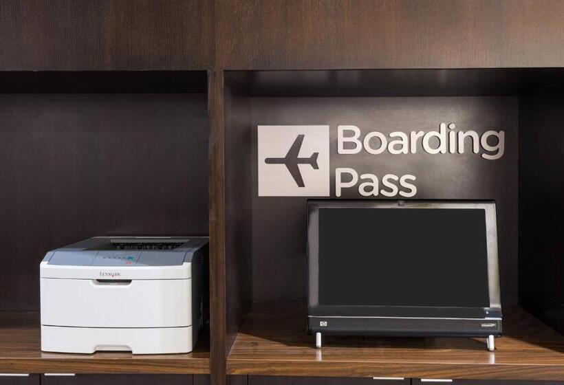 فندق Courtyard By Marriott Providence Lincoln