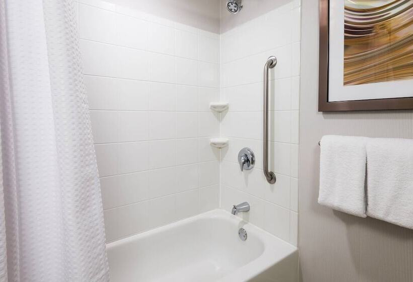 فندق Courtyard By Marriott Providence Lincoln