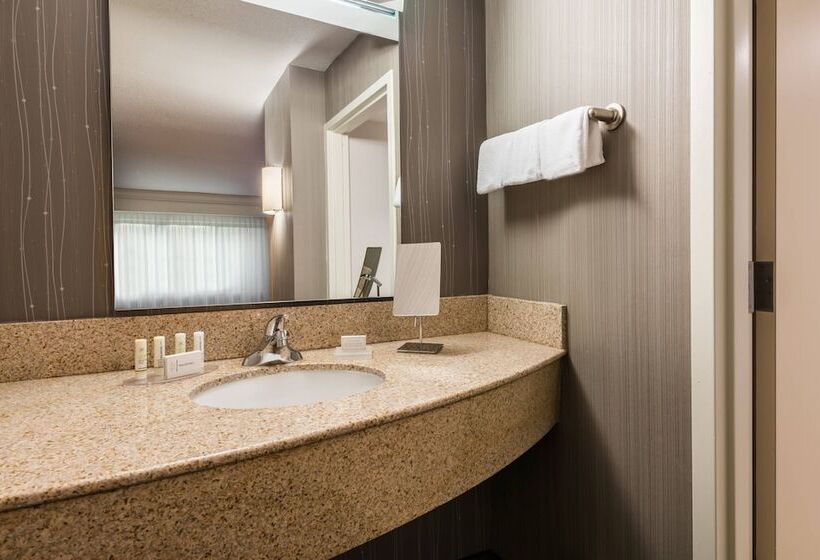 فندق Courtyard By Marriott Providence Lincoln