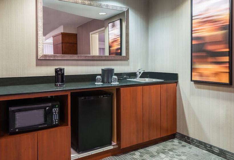 فندق Courtyard By Marriott Providence Lincoln