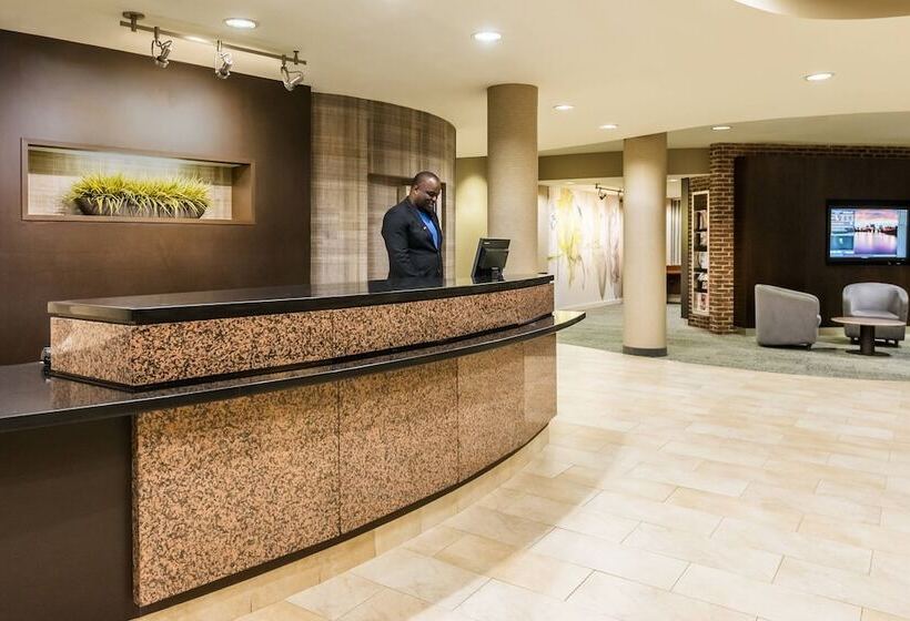 فندق Courtyard By Marriott Providence Lincoln