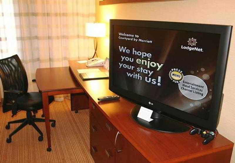 בית מלון כפרי Courtyard By Marriott Traverse City