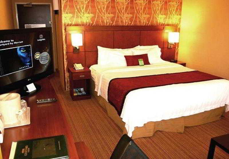 בית מלון כפרי Courtyard By Marriott Traverse City