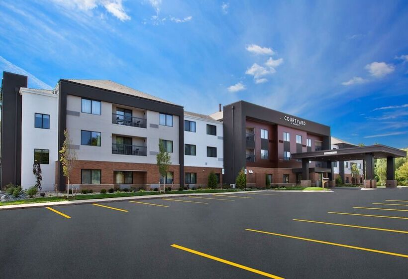 בית מלון כפרי Courtyard By Marriott Traverse City