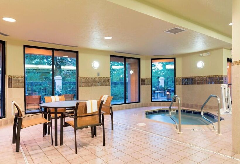 בית מלון כפרי Courtyard By Marriott Traverse City