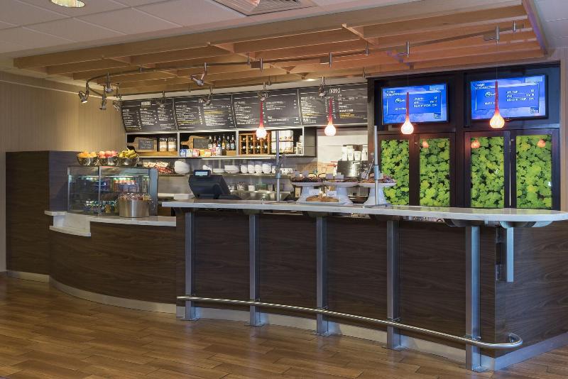 בית מלון כפרי Courtyard By Marriott Traverse City