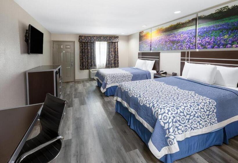 בית מלון כפרי Days Inn By Wyndham Baytown Tx