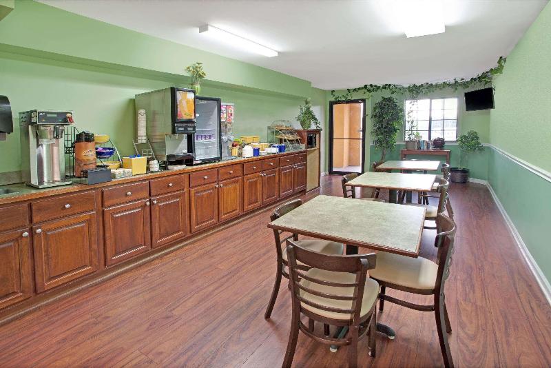 ホテル Days Inn By Wyndham Marietta White Water