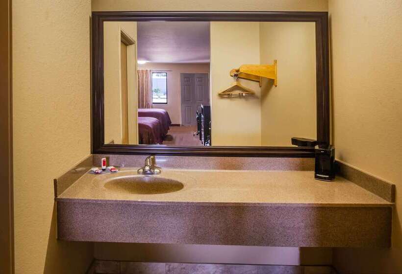 בית מלון כפרי Days Inn By Wyndham Sulphur La