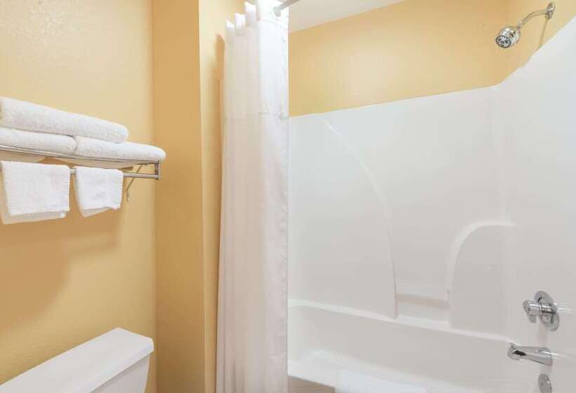 בית מלון כפרי Days Inn By Wyndham Sulphur La