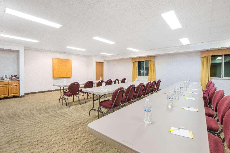 호텔 Spark By Hilton Dumas