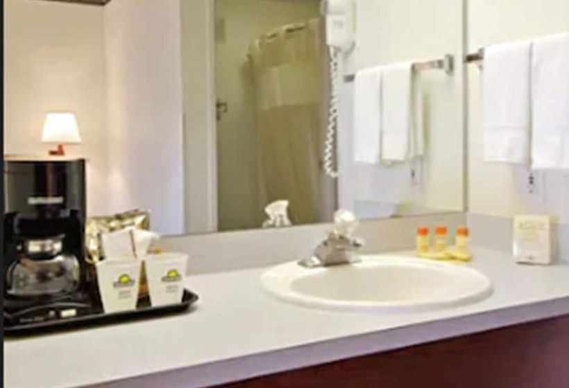 Szálloda Days Inn & Suites By Wyndham Gresham