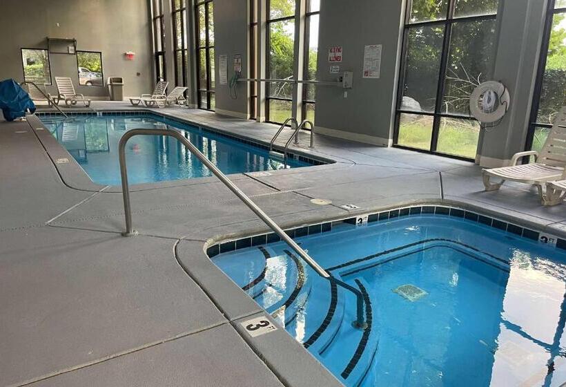 فندق Days Inn & Suites By Wyndham Murfreesboro