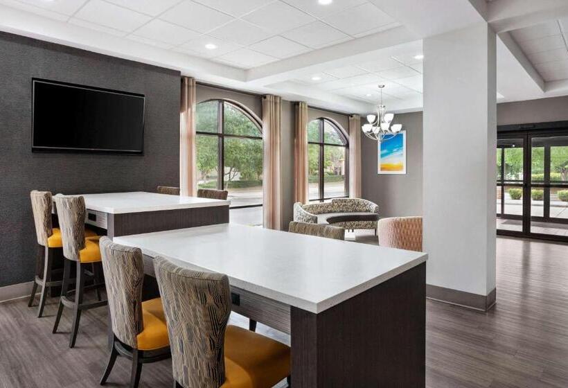 فندق Days Inn & Suites By Wyndham Murfreesboro