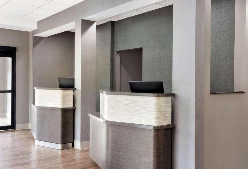 فندق Days Inn & Suites By Wyndham Murfreesboro