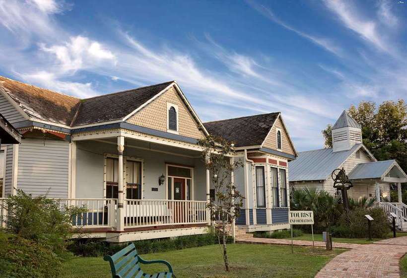 فندق Days Inn & Suites By Wyndham Opelousas