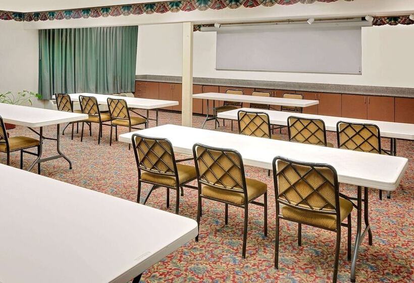 فندق Days Inn & Suites By Wyndham Opelousas