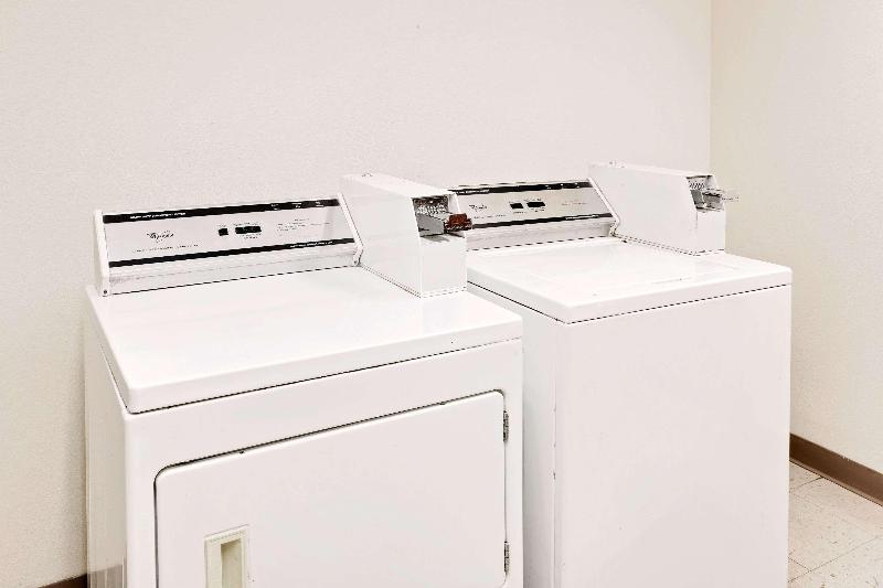 فندق Days Inn & Suites By Wyndham Opelousas