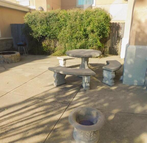 فندق Days Inn & Suites By Wyndham Pocahontas