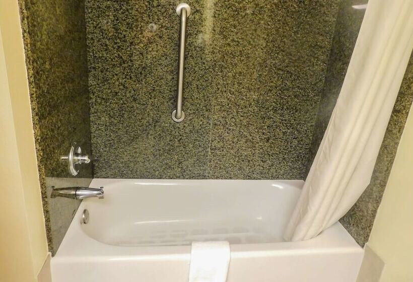 فندق Days Inn & Suites By Wyndham Pocahontas