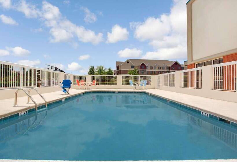 فندق Days Inn & Suites By Wyndham Ridgeland