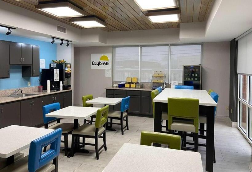 فندق Days Inn & Suites By Wyndham Ridgeland