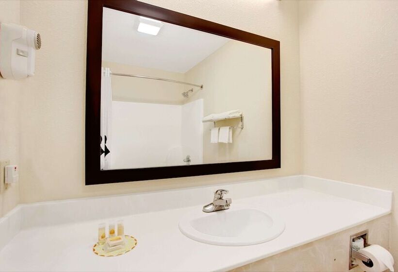 فندق Days Inn & Suites By Wyndham Ridgeland