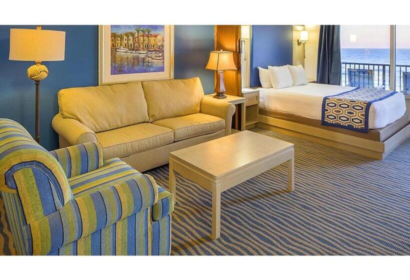 فندق Dolphin Beach Club