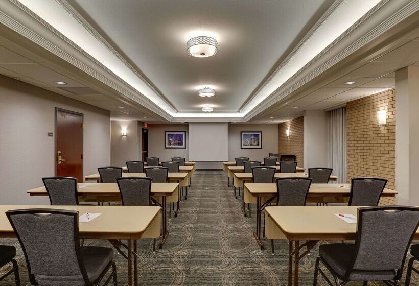 בית מלון כפרי Drury Inn & Suites Columbus Dublin