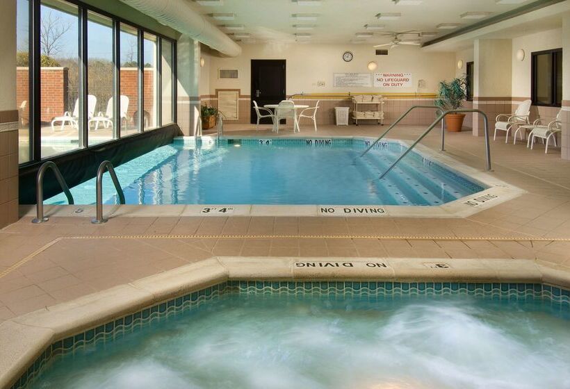 בית מלון כפרי Drury Inn & Suites Jackson Ridgeland