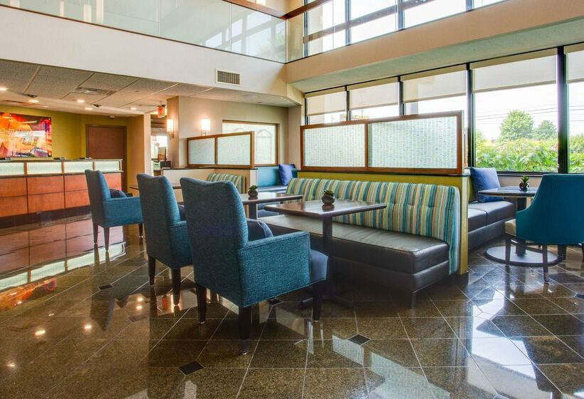 هتل Drury Inn & Suites Nashville Airport