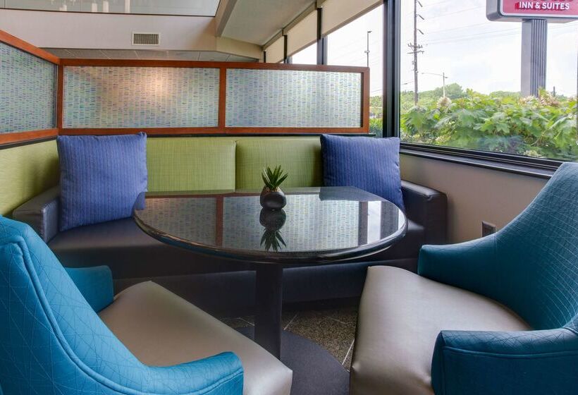 هتل Drury Inn & Suites Nashville Airport