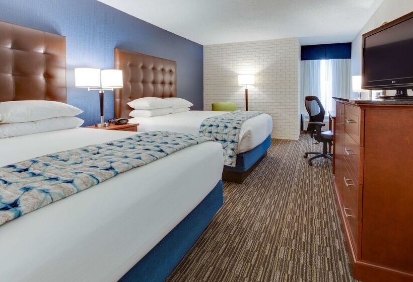 هتل Drury Inn & Suites Nashville Airport