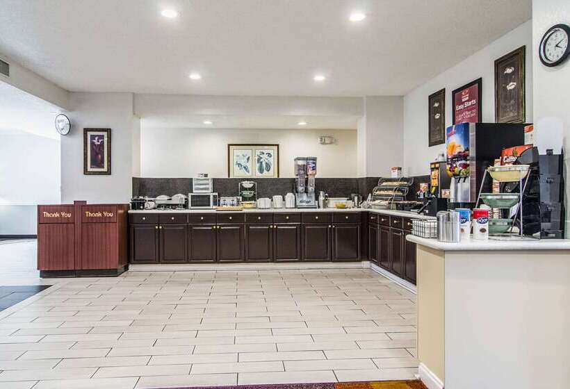 فندق Econo Lodge Darien