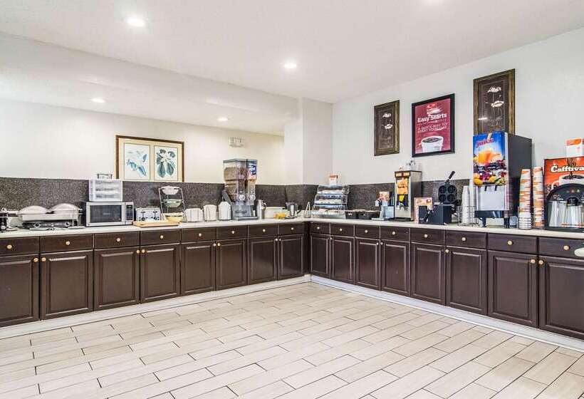 فندق Econo Lodge Darien