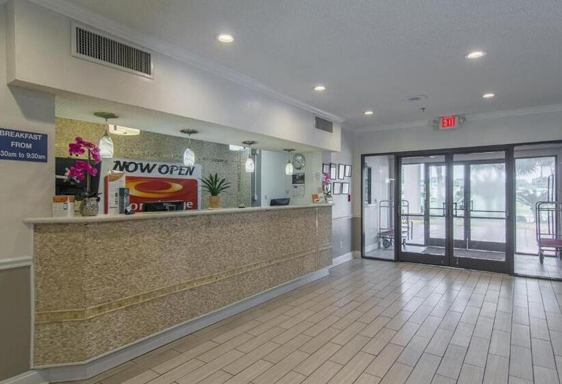 فندق Econo Lodge Darien