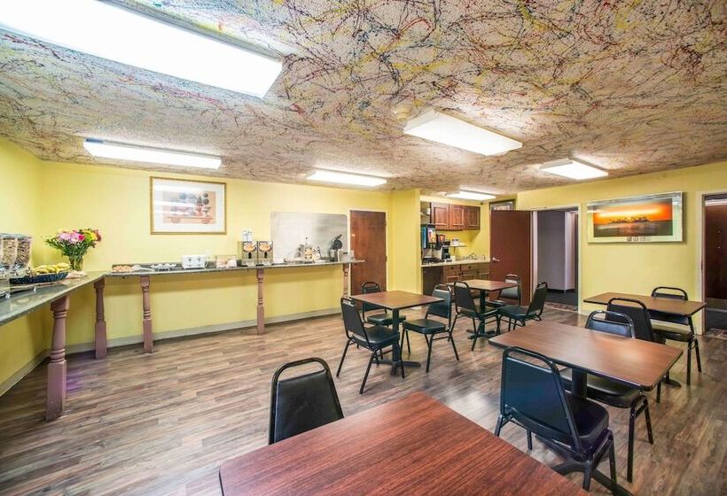 فندق Econo Lodge Marion