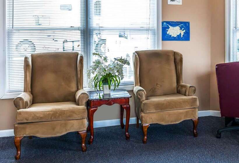 فندق Econo Lodge Vincennes