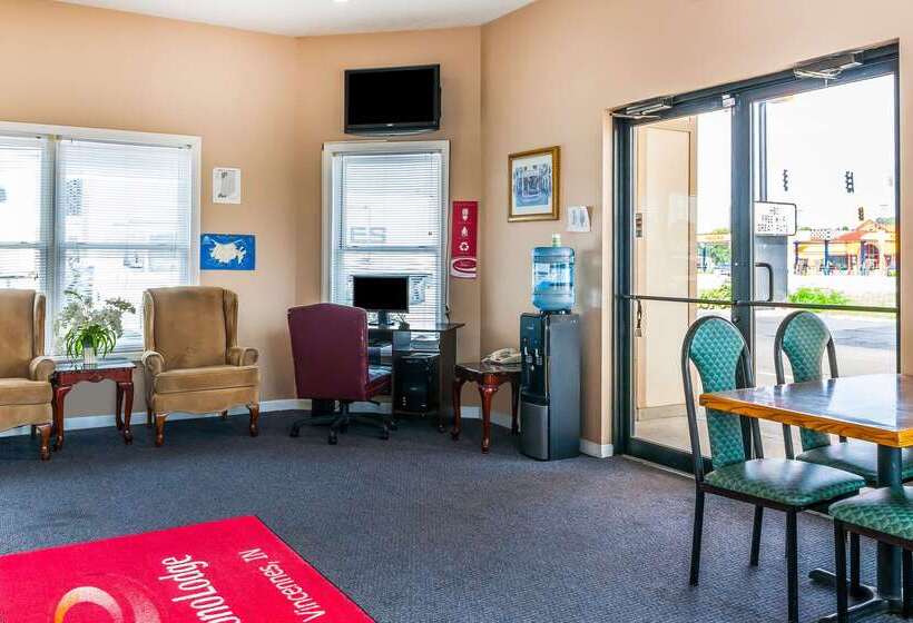 فندق Econo Lodge Vincennes